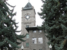 Picture of the front of the Baker courthouse