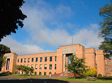 Picture of the front of the Tillamook courthouse